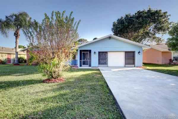 2514 SE Victory Ave, Florida 34952, image 2