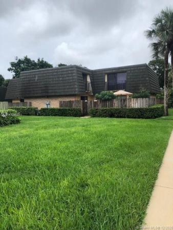 Village Of Sandalwood Lakes, 1626 16th Way, West Palm Beach, Florida 33407, image 2