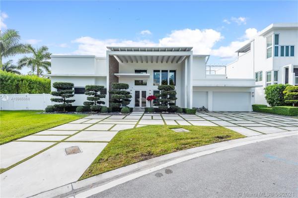 Oasis Park Square At Doral, 8404 NW 33rd Ter, Doral, Florida 33122, image 2