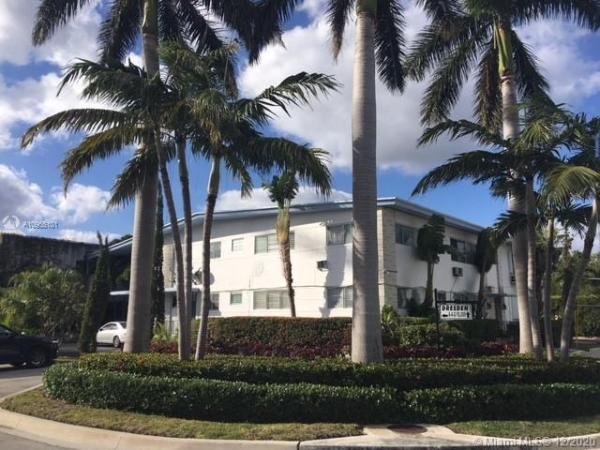 Dresden House, 10002 E Bay Harbor Dr #4, Bay Harbor Islands, Florida 33154, image 2