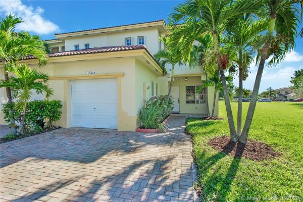 Twin Lake Shores Central, 13278 SW 142nd Ter, Three Lakes, Florida 33186, image 2