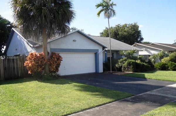 Homestead Lakes Farmlife West, 956 S Bluebird Ln, Homestead, Florida 33035, image 2