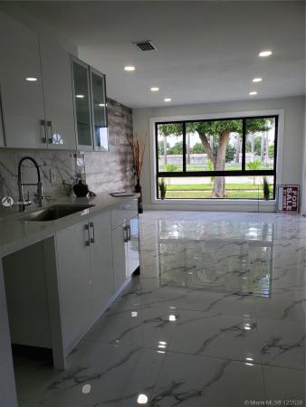 Westwood Lakes Residential, 4365 SW 117th Ave, Westwood Lakes, Florida 33175, image 2