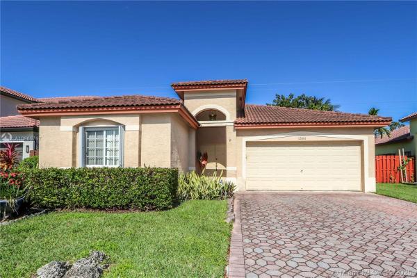 Bonita Lakes, 12001 SW 133rd Ter, Three Lakes, Florida 33186, image 2
