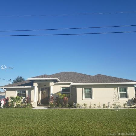5923 NW Carefree St, Florida 34986, image 2