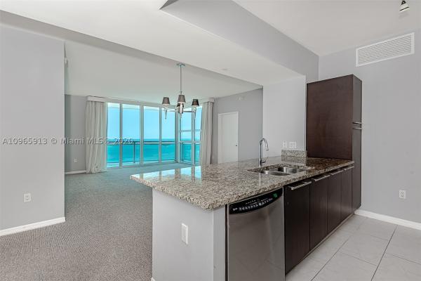 The Plaza On Brickell East, 950 Brickell Bay Dr #3611, Miami, Florida 33131, image 2