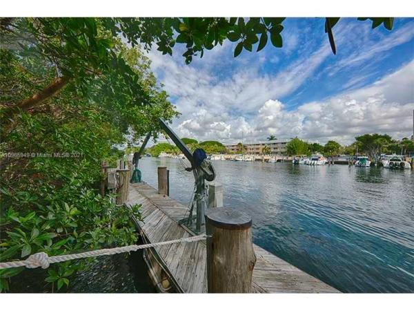 Cocoplum, 287 Las Brisas Ct, Coral Gables, Florida 33143, image 2