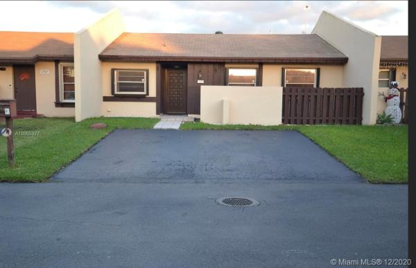 Devon Aire Villas, 11909 SW 110th St Cir E, The Crossings, Florida 33186, image 2