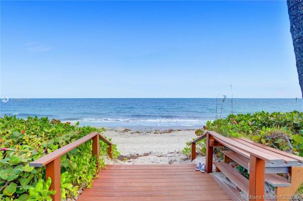 Club Tower, 789 Crandon Blvd #301, Key Biscayne, Florida 33149, image 2