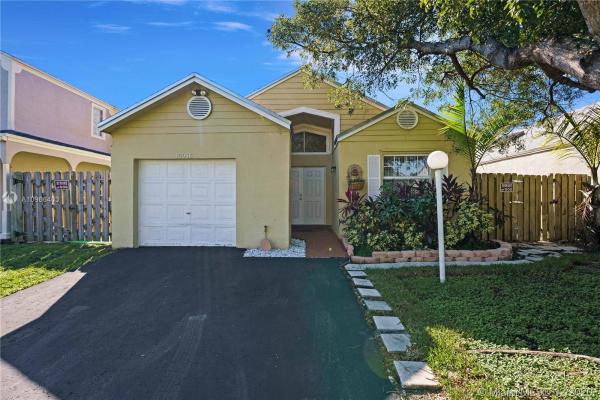 Catalina West, 10066 SW 222nd St, Cutler Bay, Florida 33190, image 2