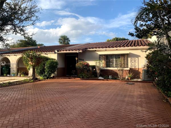 Lake Martha, 6915 Holly Rd #6915, Miami Lakes, Florida 33014, image 2