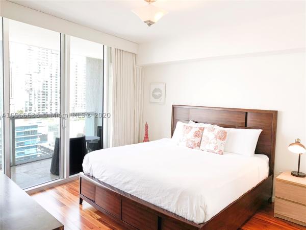 Icon Brickell Tower 3, 485 Brickell Ave #2203, Miami, Florida 33131, image 2