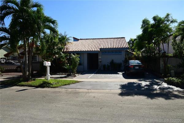 Bilbao Estates, 8980 SW 5th Ln, Fountainebleau, Florida 33174, image 2