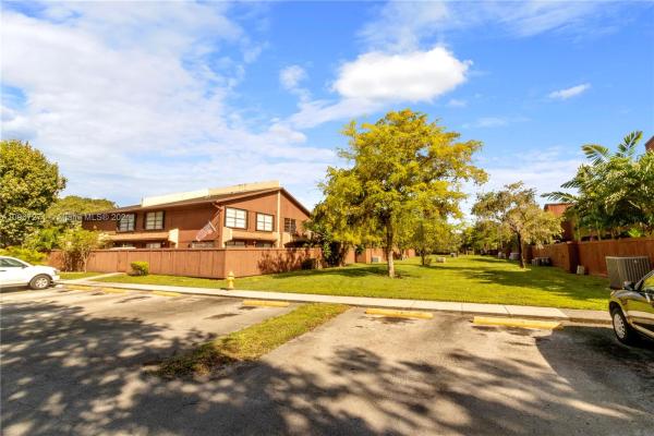 Snapper Village, 7059 SW 115th Pl #A, Kendall, Florida 33173, image 2