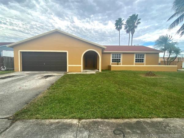 Meadow Wood Manor, 12347 SW 259th Ter, Goulds, Florida 33032, image 2