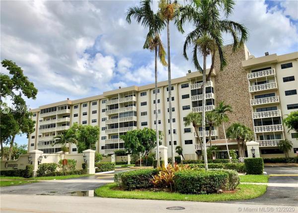 Canongate, 800 NE 195th St #404, Ives Estates, Florida 33179, image 2