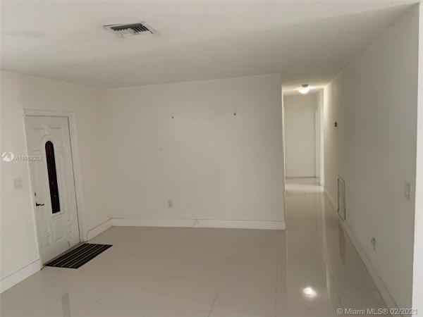 Cutler Ridge, 10120 SW 215th St, Cutler Bay, Florida 33189, image 2