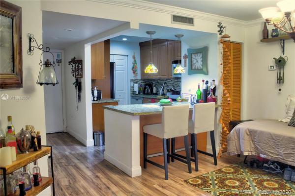 Lakeview At The Hammocks, 9711 Hammocks Blvd #102, The Hammocks, Florida 33196, image 2