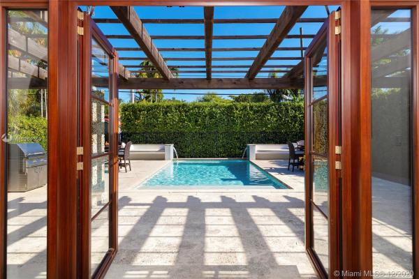 Crystal Bluff, 3531 Vista Ct, Miami, Florida 33133, image 2