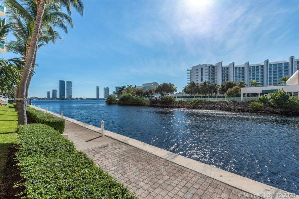 Aventura Marina 2, 3330 NE 190th St #TH-19, Aventura, Florida 33180, image 2