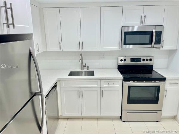 3 Horizons North, 1470 NE 125th Ter #PH8, North Miami, Florida 33161, image 2