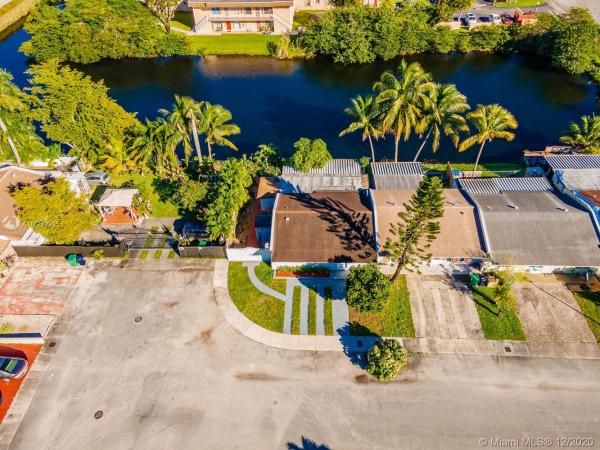 Royale Green, 4251 SW 129th Ave #4251, Kendale Lakes, Florida 33175, image 2
