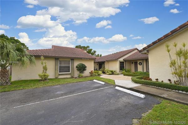 Village Homes At Lakes Of The Meadow, 15215 SW 45th Ter #48H, Kendall West, Florida 33185, image 2
