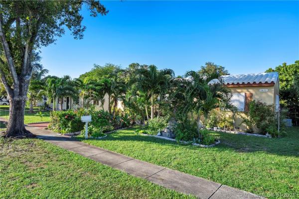 Sunny Acres, 1075 NE 143rd St, North Miami, Florida 33161, image 2