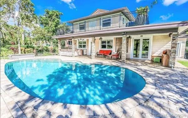 Biscayne Gardens, 250 NE 158th St, Golden Glades, Florida 33162, image 2