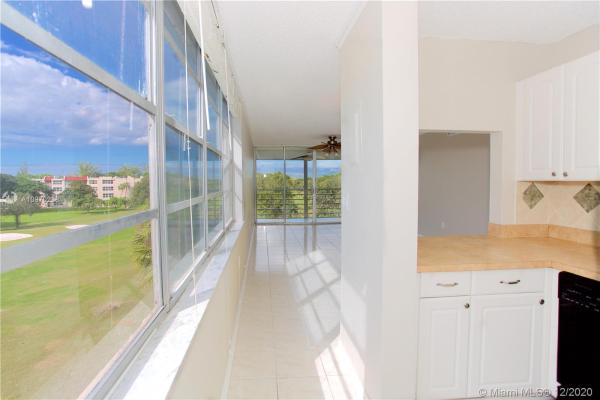 Tangerine Of Pine Island Ridge, 9410 Tangerine Pl #404, Davie, Florida 33324, image 2