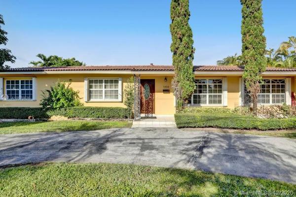 Twin Lakes Manor, 5860 SW 63rd Ave, South Miami, Florida 33143, image 2