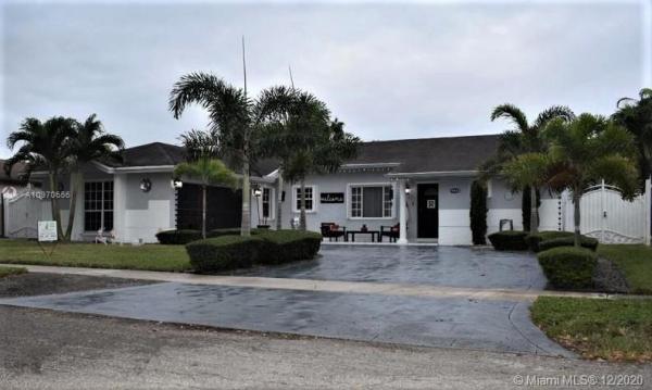 Country Lake Manors, 19462 NW 62nd Ct, Country Club, Florida 33015, image 2