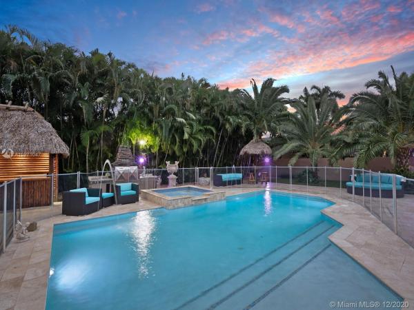 Split Rail, 10090 NW 131st St, Hialeah Gardens, Florida 33018, image 2