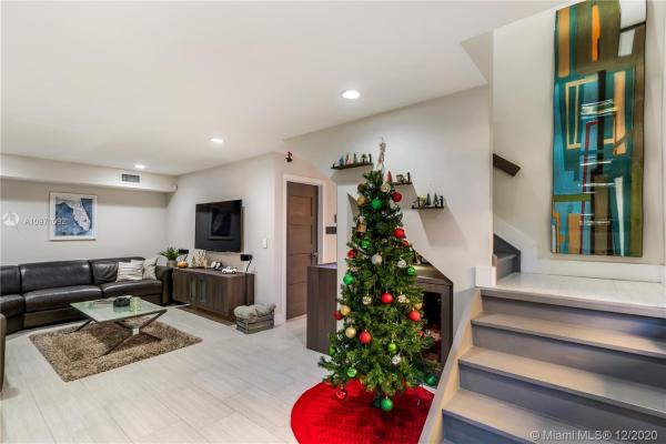 Paseos Castellanos, 1651 SW 122nd Ct #C101, Tamiami, Florida 33175, image 2