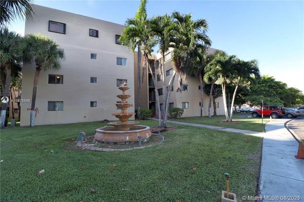 Fox Chase, Fountainebleau, Florida 33126, image 2
