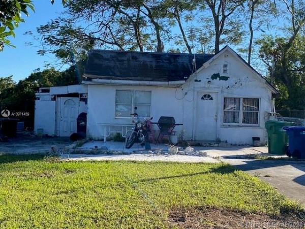 Victoria Manor, 1720 NW 77th St, Gladeview, Florida 33147, image 2