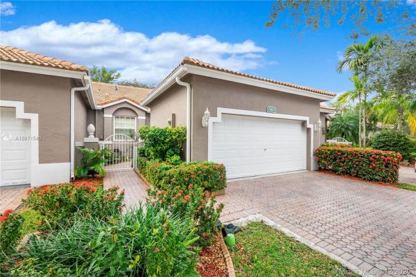 Regency Homes At Fairway Isles, 2301 E Aragon Blvd #5, Sunrise, Florida 33313, image 2