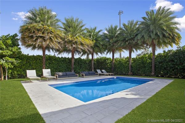 Ocean Beach, 1210 Lenox Ave, Miami Beach, Florida 33139, image 2