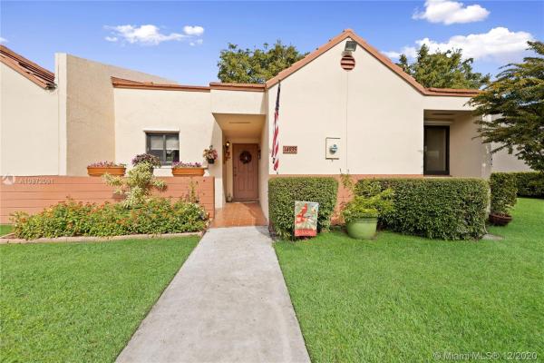 Kendall Walk, 14935 SW 88th Ter #14935, The Hammocks, Florida 33196, image 2