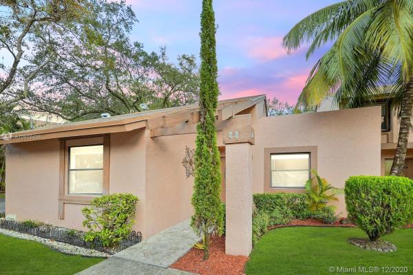 Townhomes Of Rock Creek, 22 Chestnut Cir, Cooper City, Florida 33026, image 2