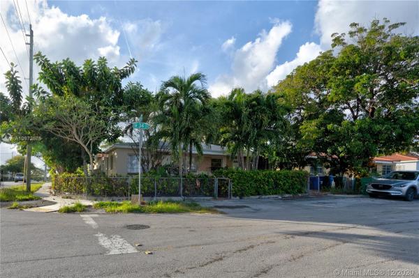 De Carlo, 2796 SW 34th Ct, Miami, Florida 33133, image 2