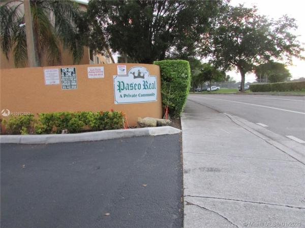 Paseo Real, 6215 SW Kendale Lakes Cir #266, Kendale Lakes, Florida 33183, image 2