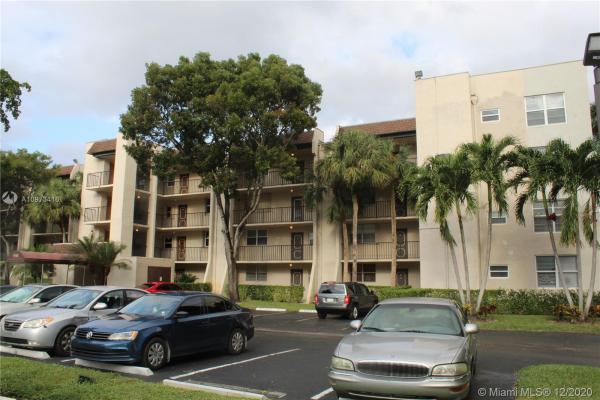 Poinciana Place Of Pine Island Ridge, 9440 Poinciana Pl #215, Davie, Florida 33324, image 1