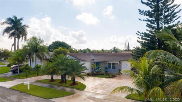 Meadow Wood Manor, 13210 SW 257th Ter, Princeton, Florida 33032, image 2