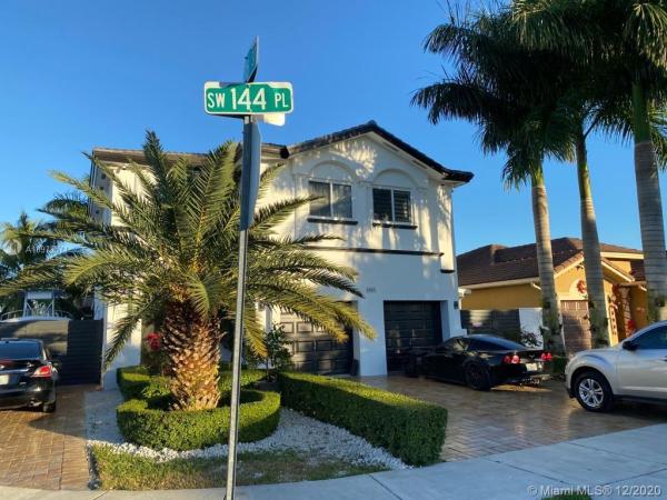 2805 SW 144th Pl, Unincorporated Dade County, Florida 33175, image 2