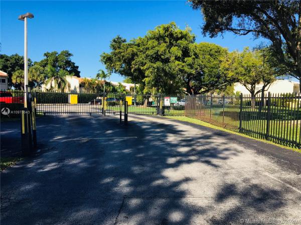 Catalonia Lake Villas, 14365 SW Kendale Lakes Cir 0, Kendale Lakes, Florida 33183, image 2