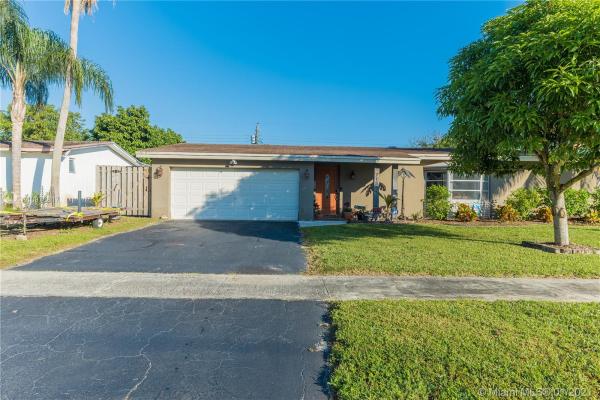 Sunrise Golf Village, 7181 NW 21st St, Sunrise, Florida 33313, image 2