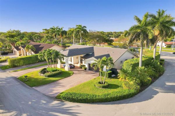 Millers Glen, 9803 SW 56th Ter, Sunset, Florida 33173, image 2