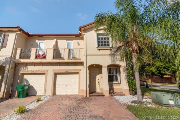 Tuscany Villas West, 12993 SW 134th Ter, Three Lakes, Florida 33186, image 2