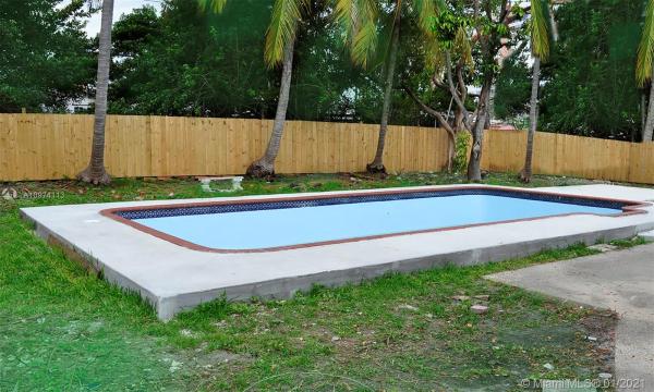 Lake Park Manor, 1155 NE 184th St, Ojus, Florida 33179, image 1